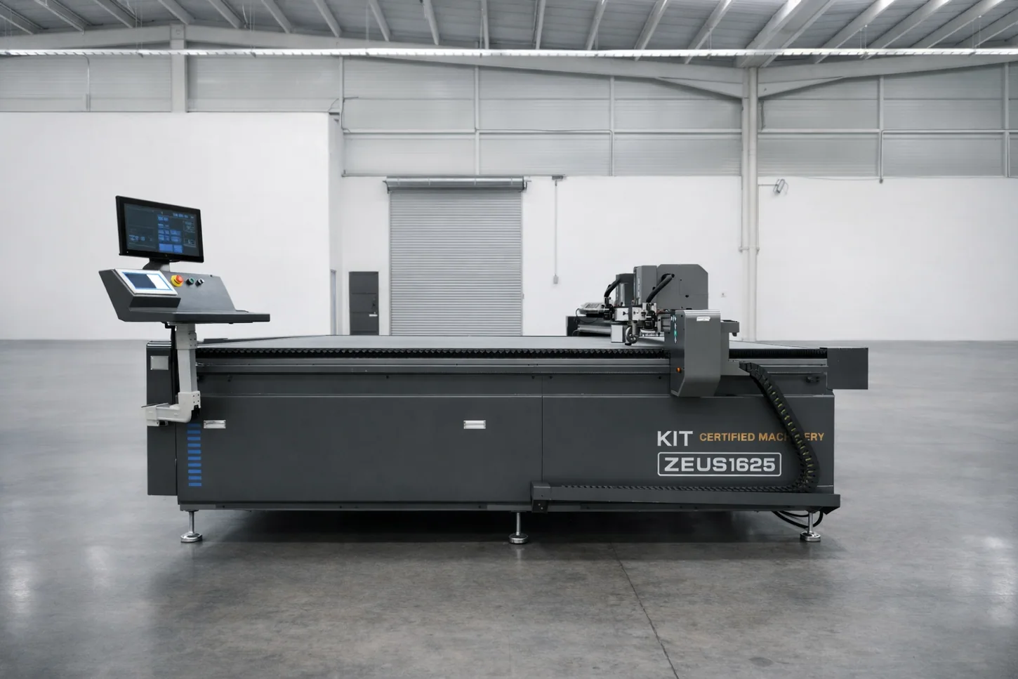 Robot de corte digital Zeus de KIT Machinery en área de producción industrial